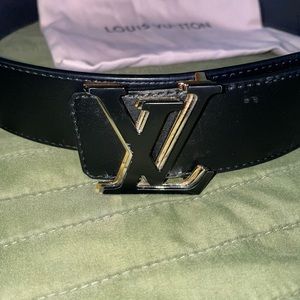Black Luis Vuitton belt